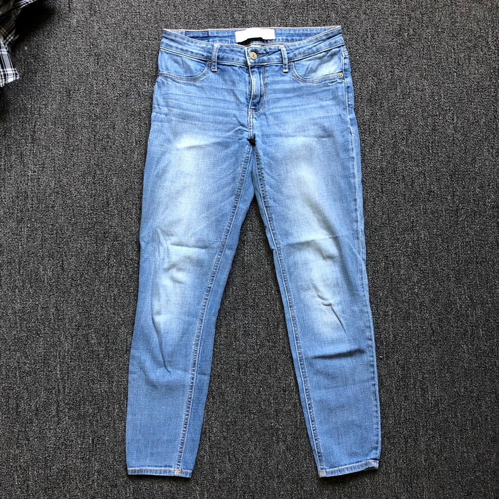 Abercrombie & Fitch Light-wash Jeans